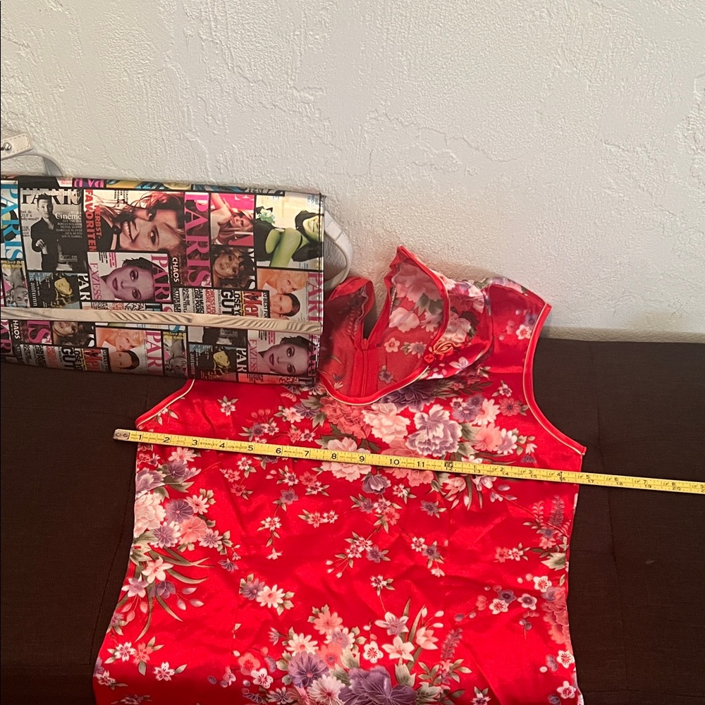 Chic Red Floral Midi Dress - Picture 4 of 7